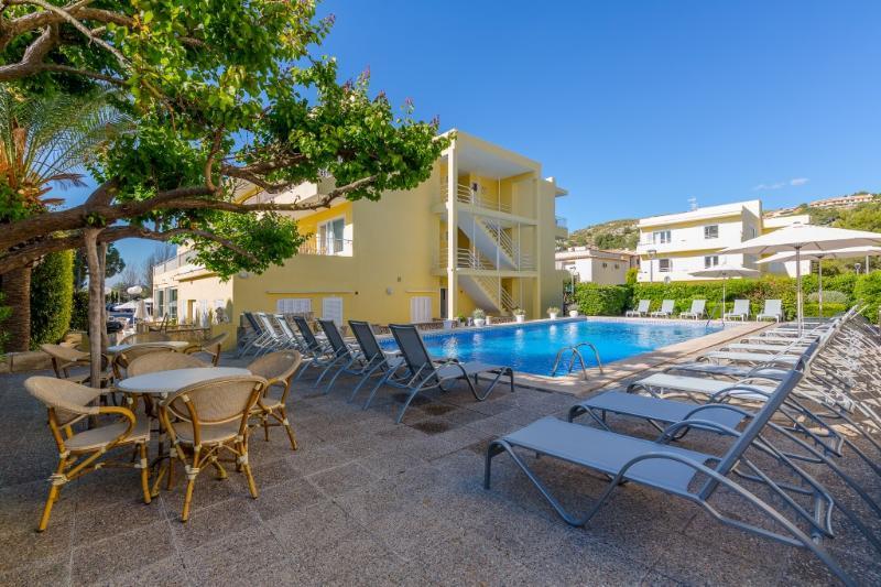 Panorama Hotel Port de Pollenca Bagian luar foto